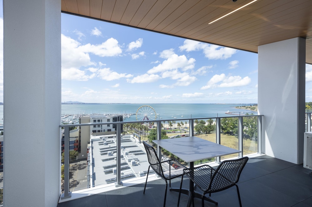 Oaks R Suites Geelong 24/50