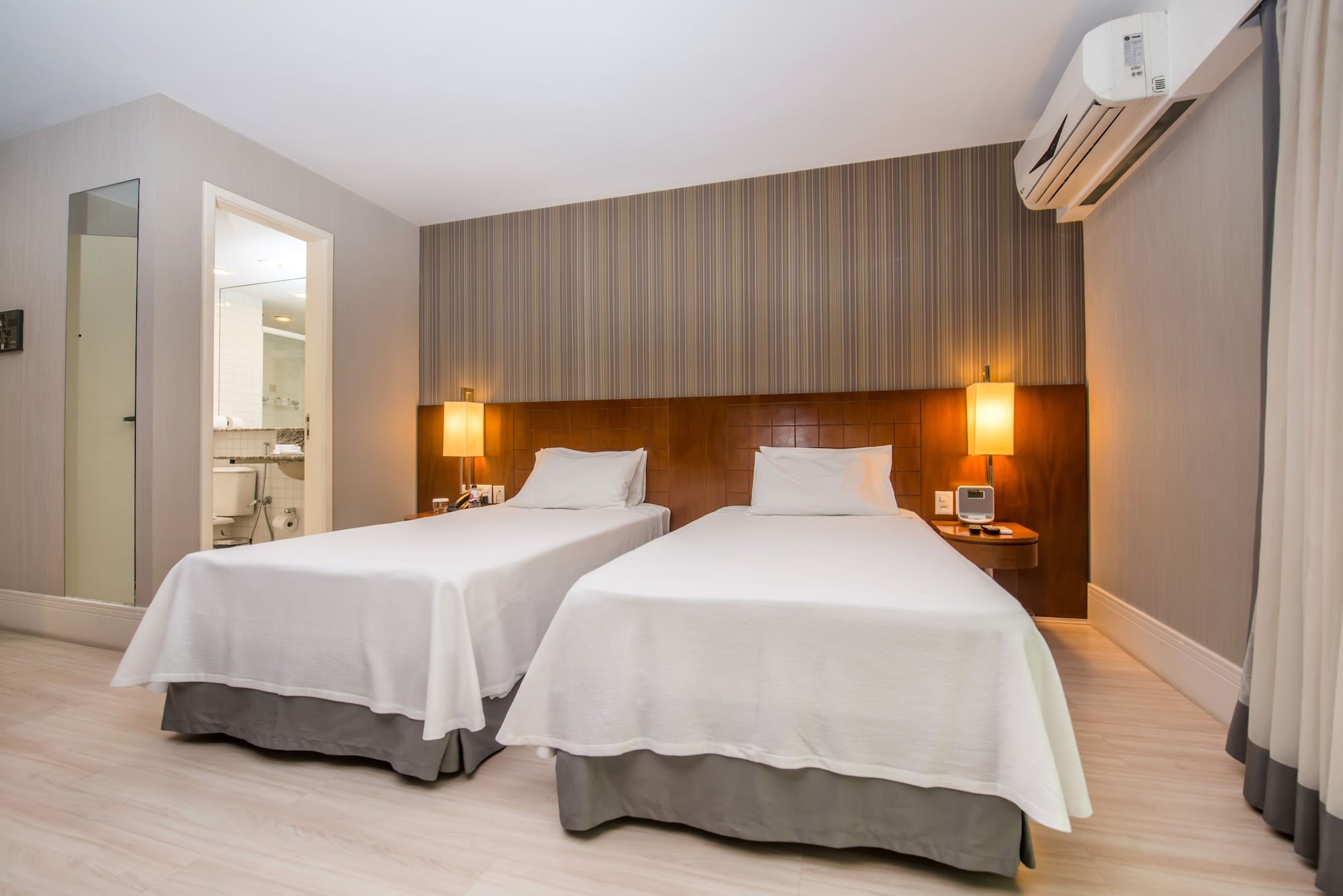 2 BEDROOMS, EXECUTIVE, SUITE