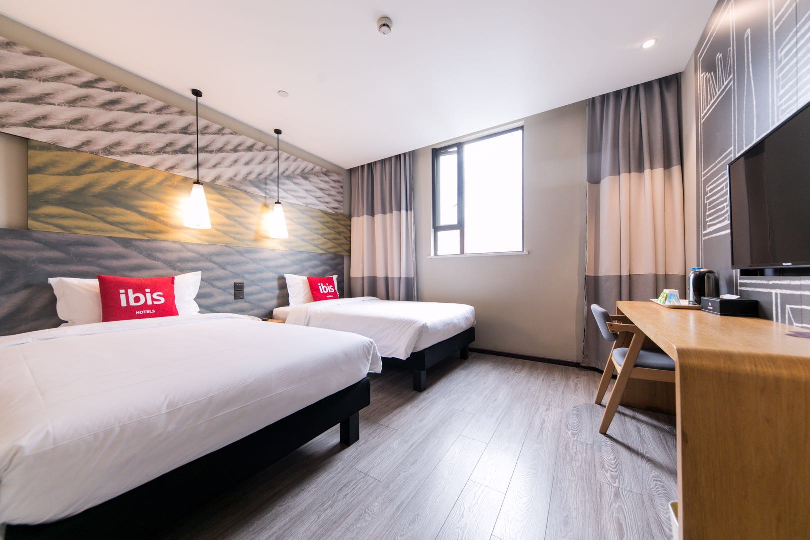 Ibis Shanghai Gubei 5/15