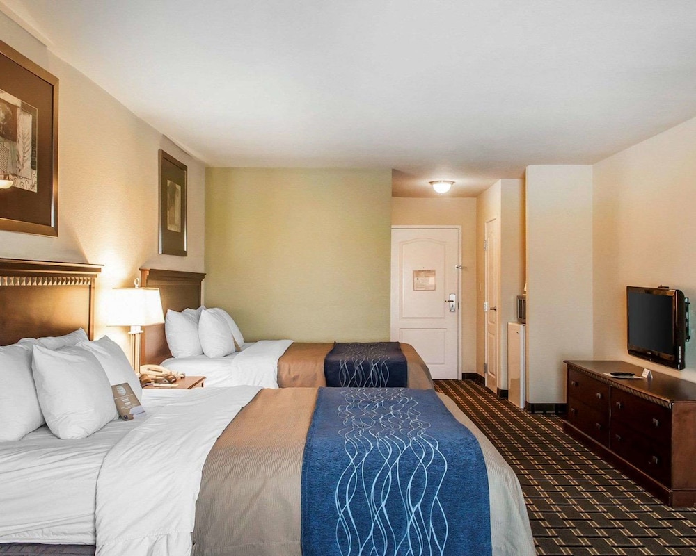 Comfort Inn & Suites Elk City South 9/37