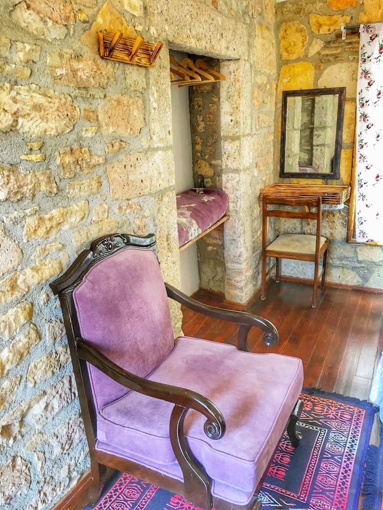 Parmis Boutique House 27/50