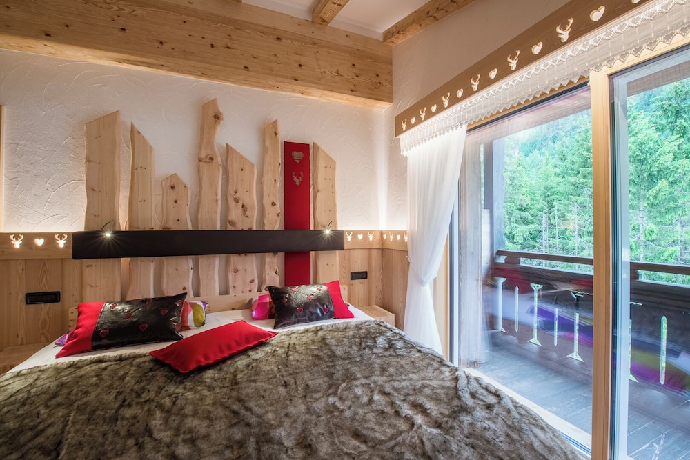 HOTEL CHALET PINETA 30/50