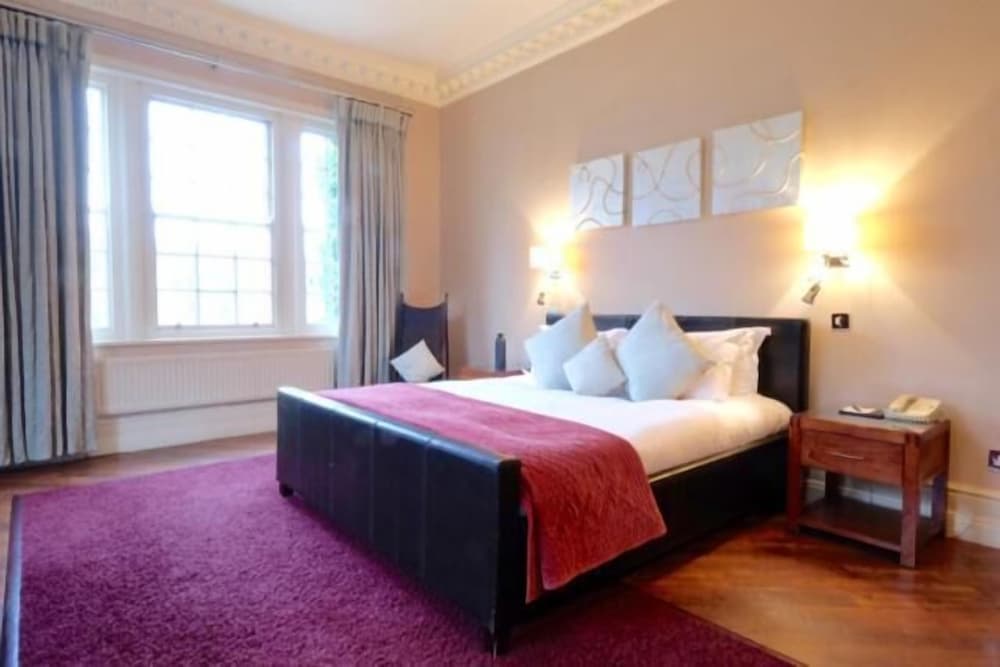 Nunsmere Hall Hotel 10/50