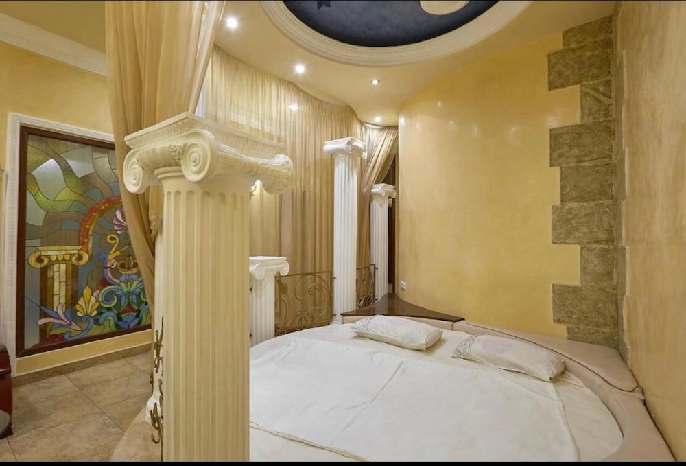 Bella Hotel 29/50