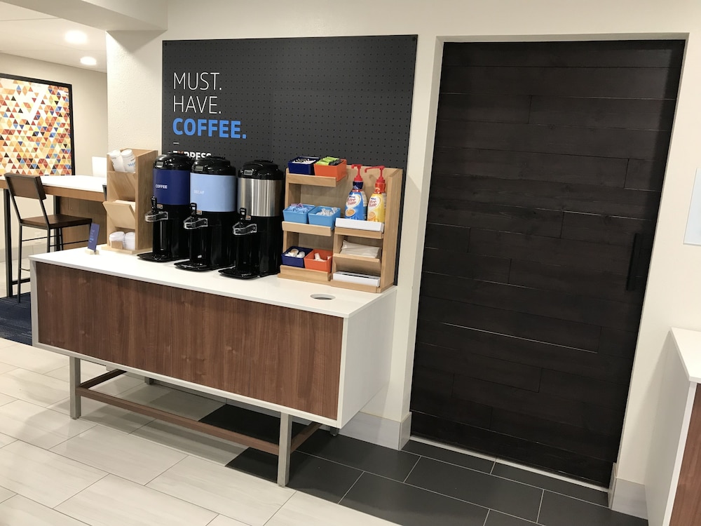 Holiday Inn Express Allentown North 54/62