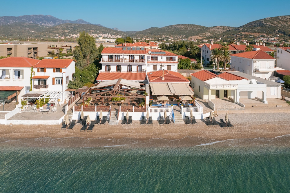 Potokaki Beachfront Hotel 25/33