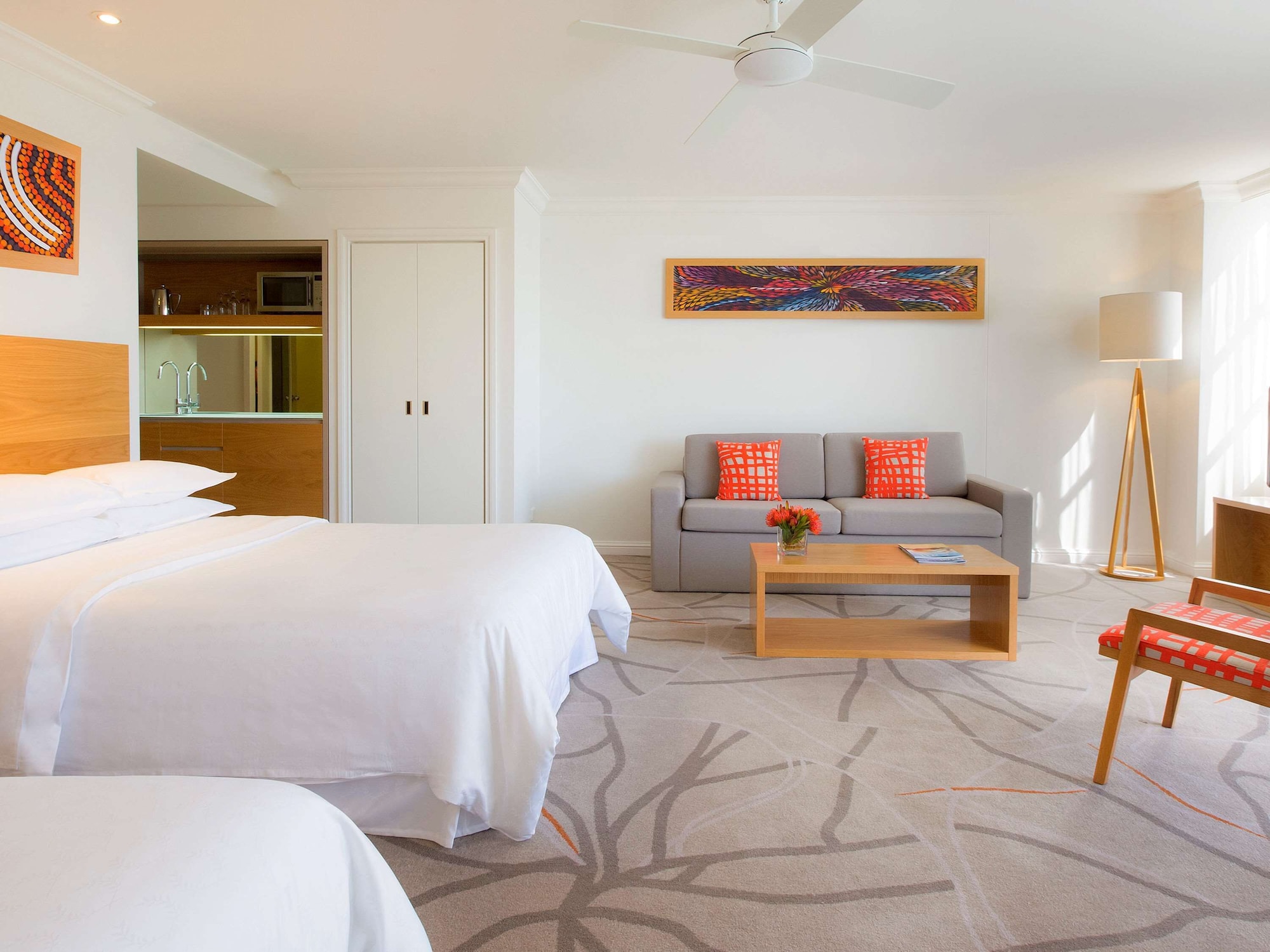 DELUXE, TWIN BEDS, PANORAMIC RIVER VIEW