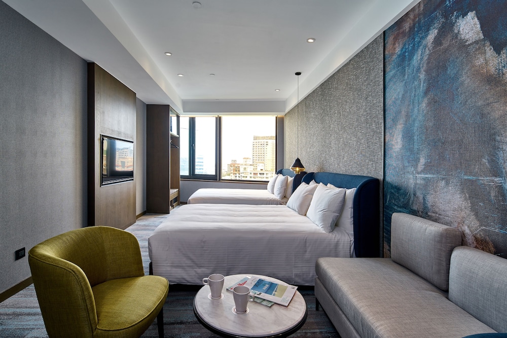 HARBOUR 10 HOTEL 24/69
