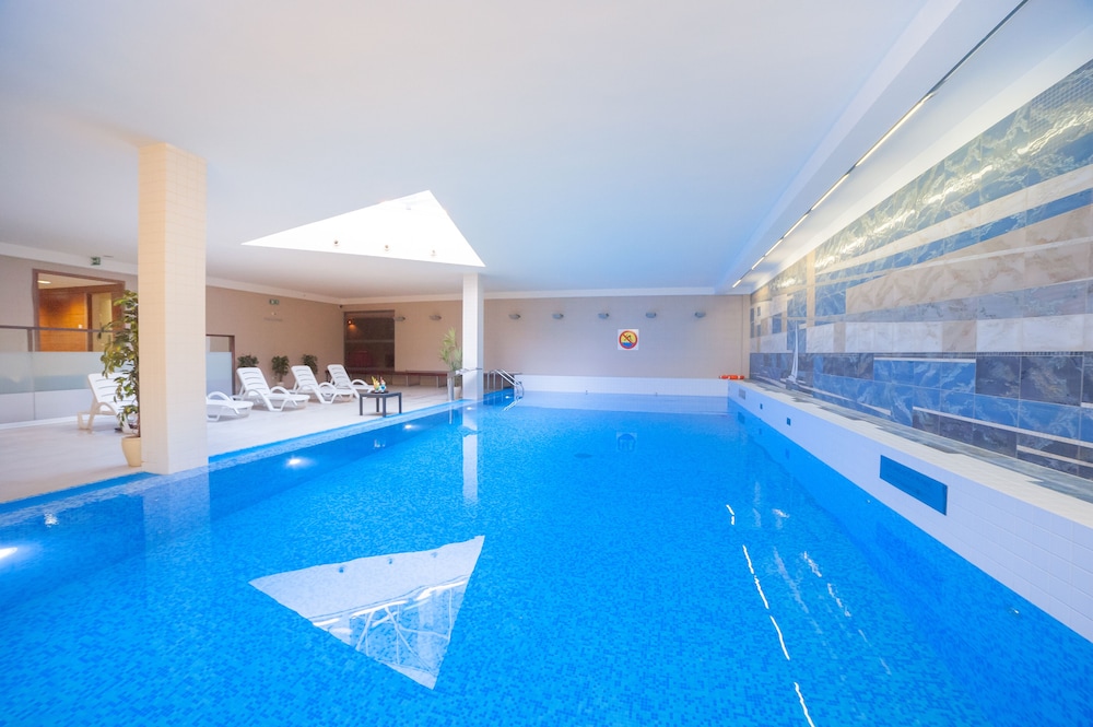 swimming pool spa