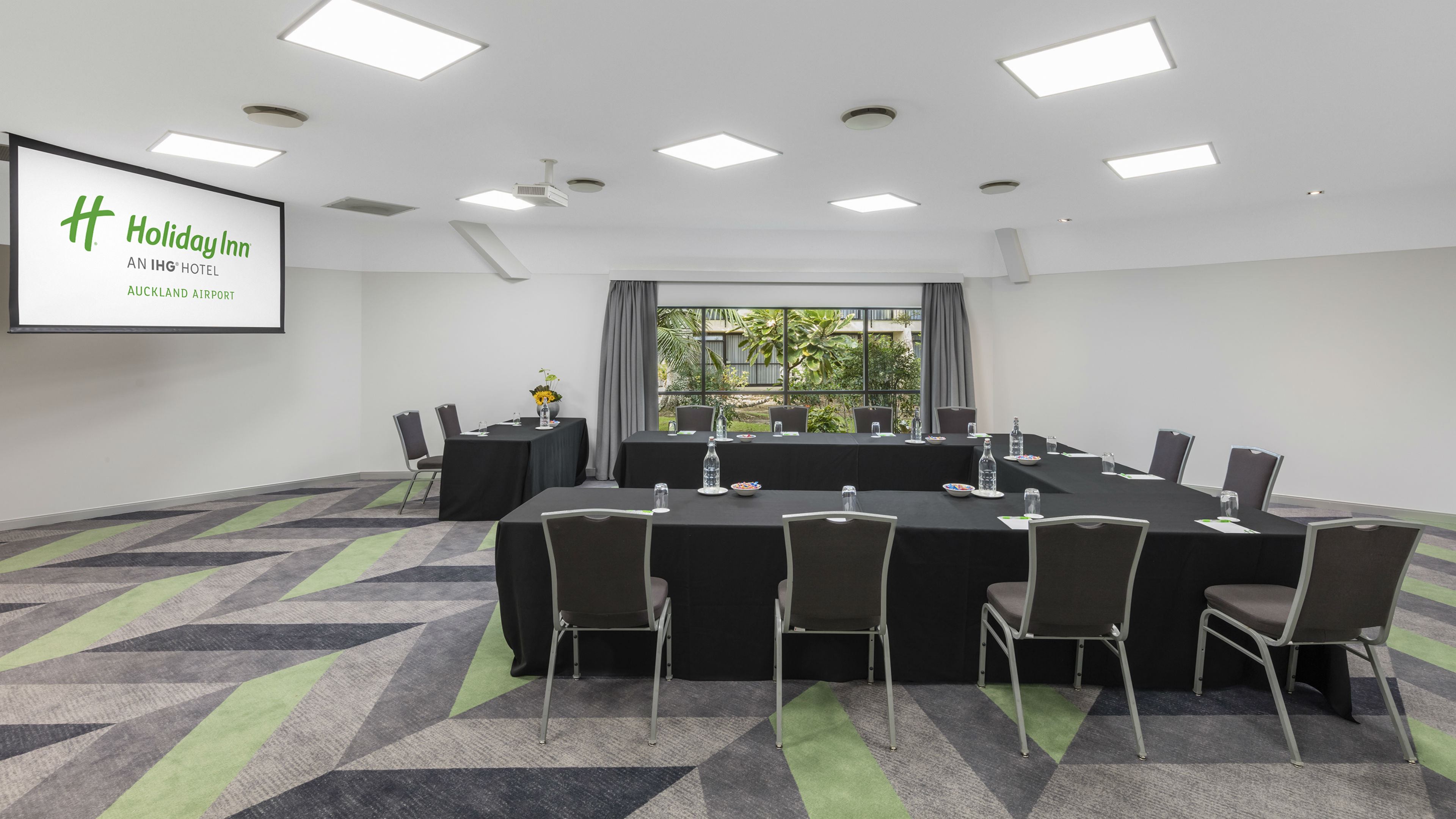 Holiday Inn Auckland Airport 65/78