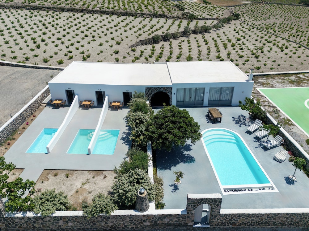 Thermes Luxury Villas by Mr. and Mrs. White 31/50