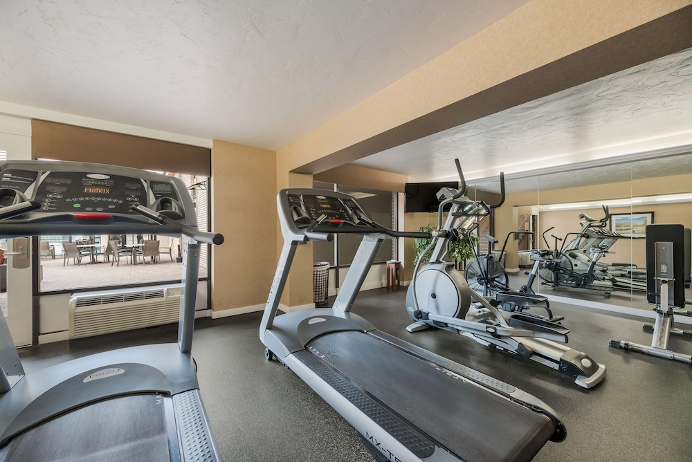 Town & Country Inn 27/50