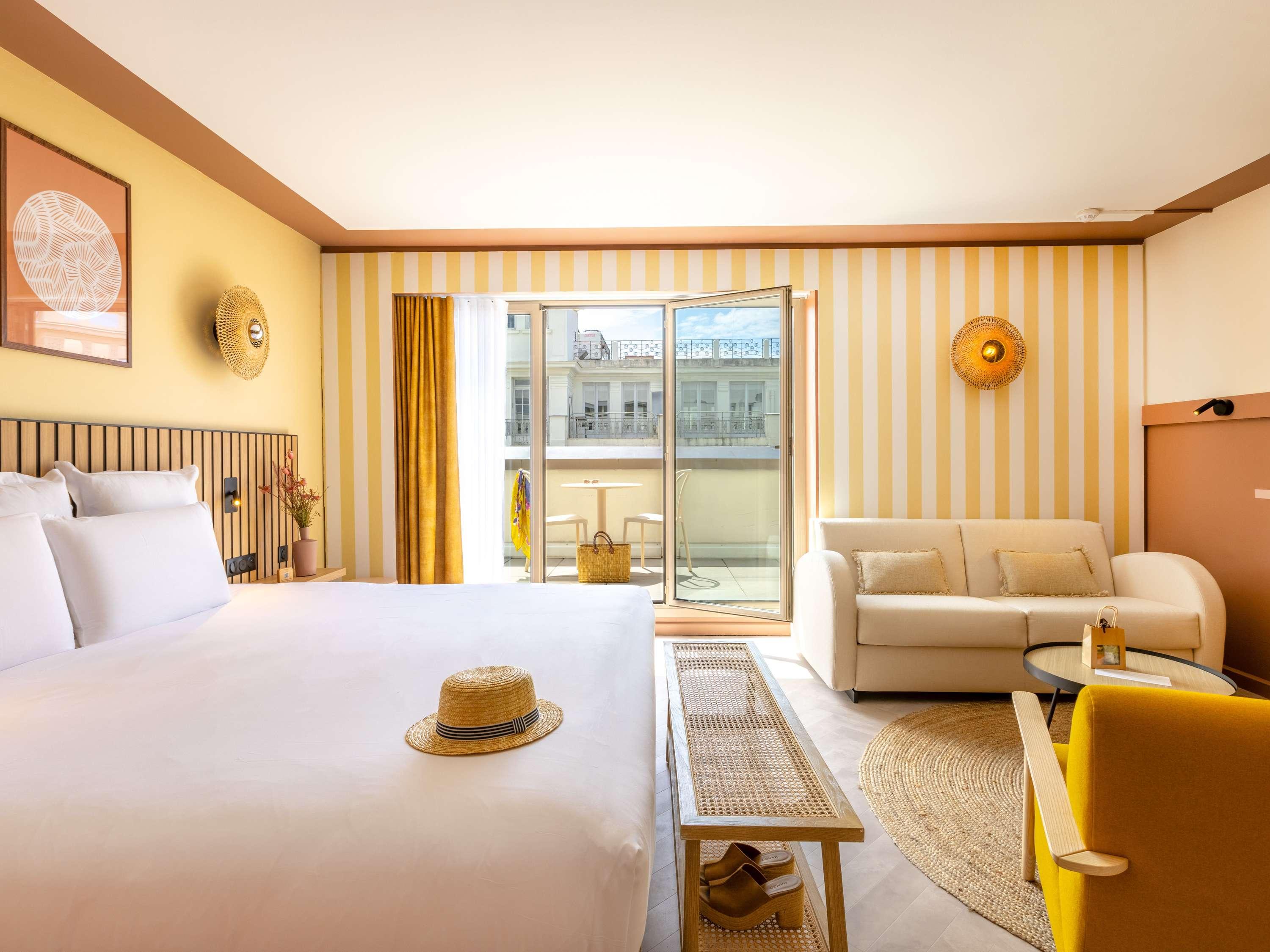 Classic, Double Bed, Garden View
