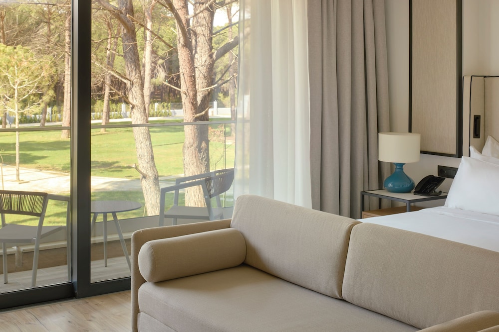 Connecting, Deluxe, 2 Queen Beds