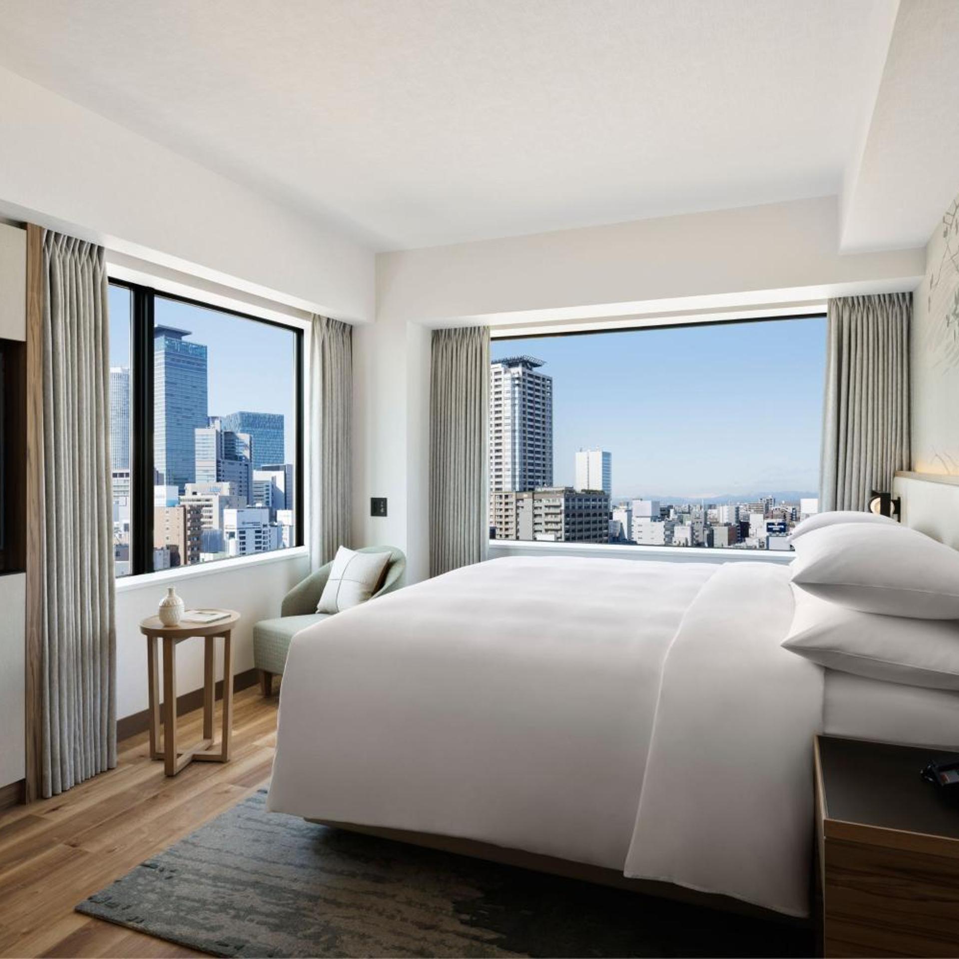 Courtyard, Suite