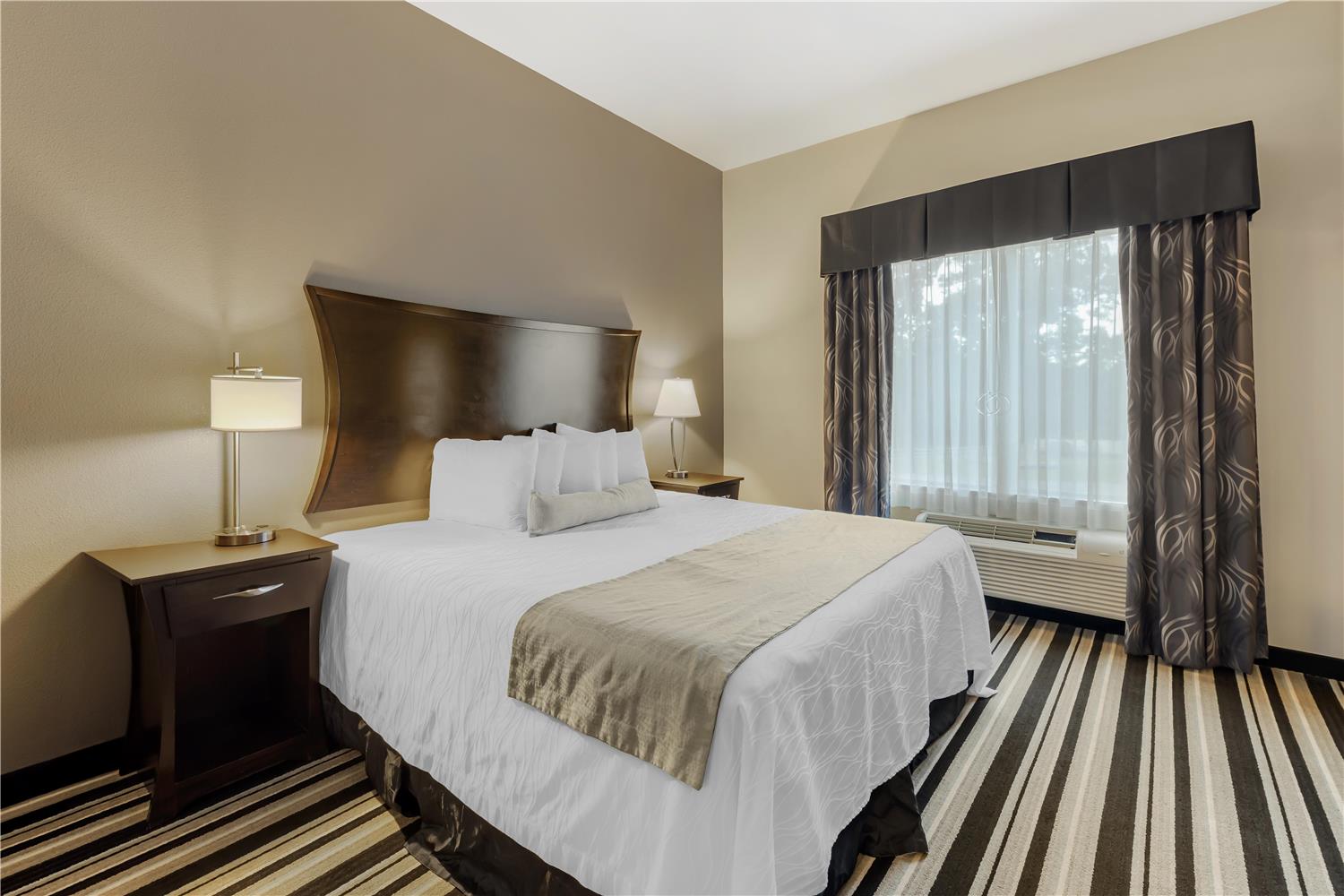Best Western Plus Sand Bass Inn & Suites 30/52