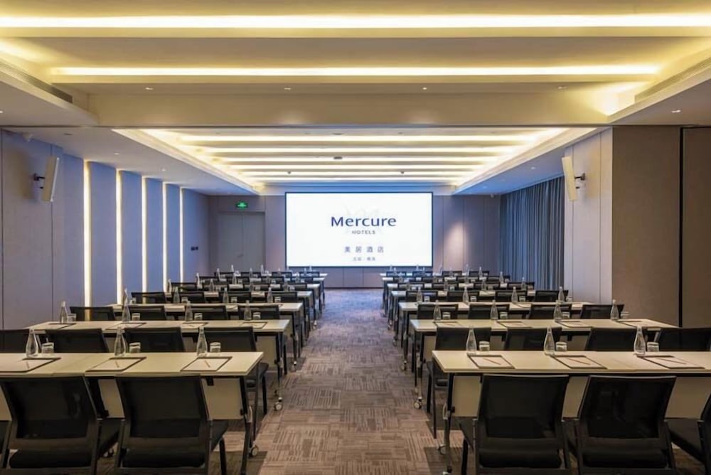 Mercure Xining Haihu CBD 36/50