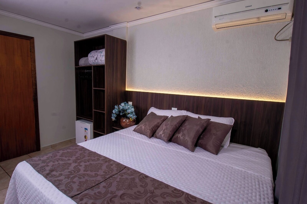 Rosas Hotel 7/58