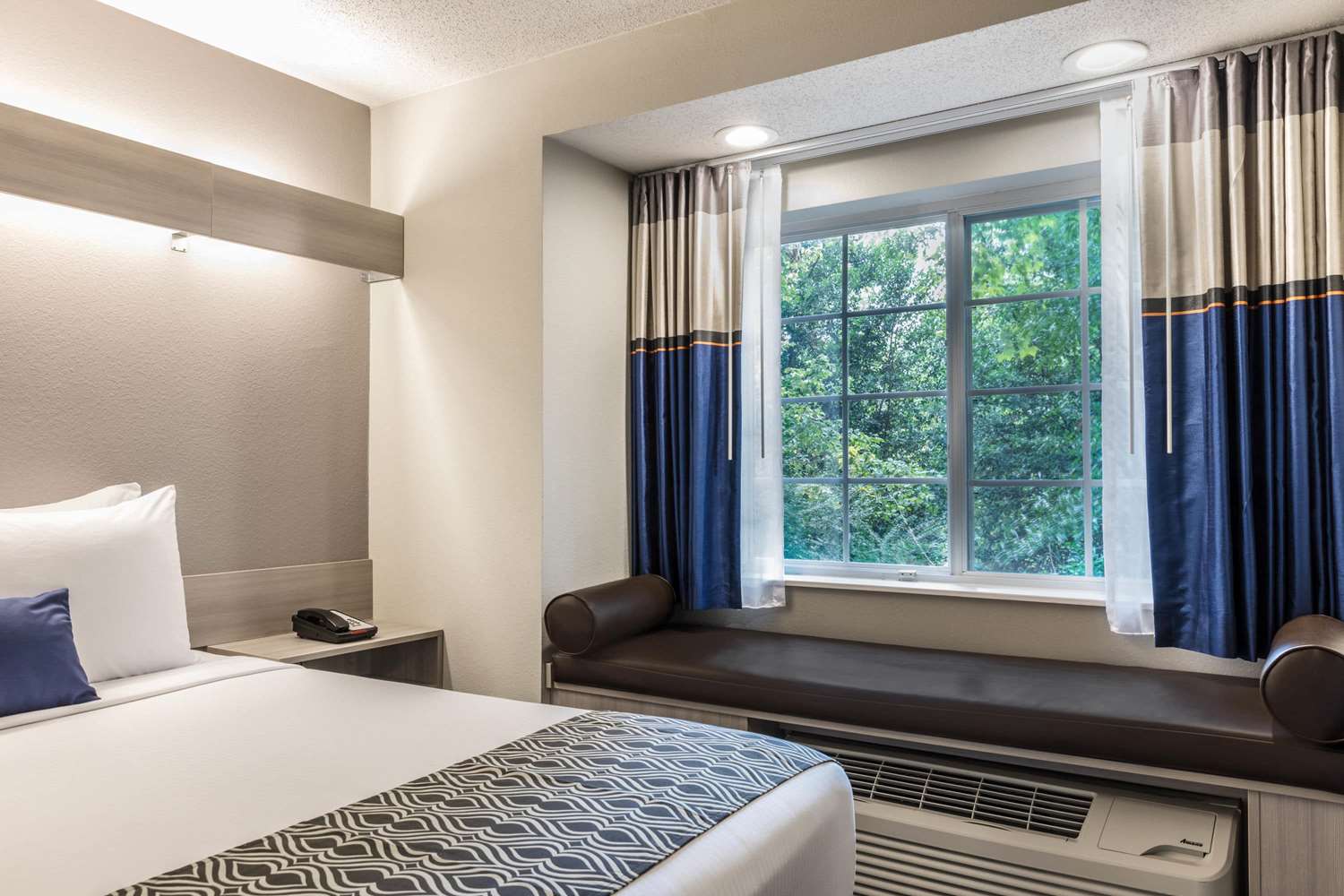 Microtel Inn Suites By Wyndham Atlanta Buckhead Area 8/24
