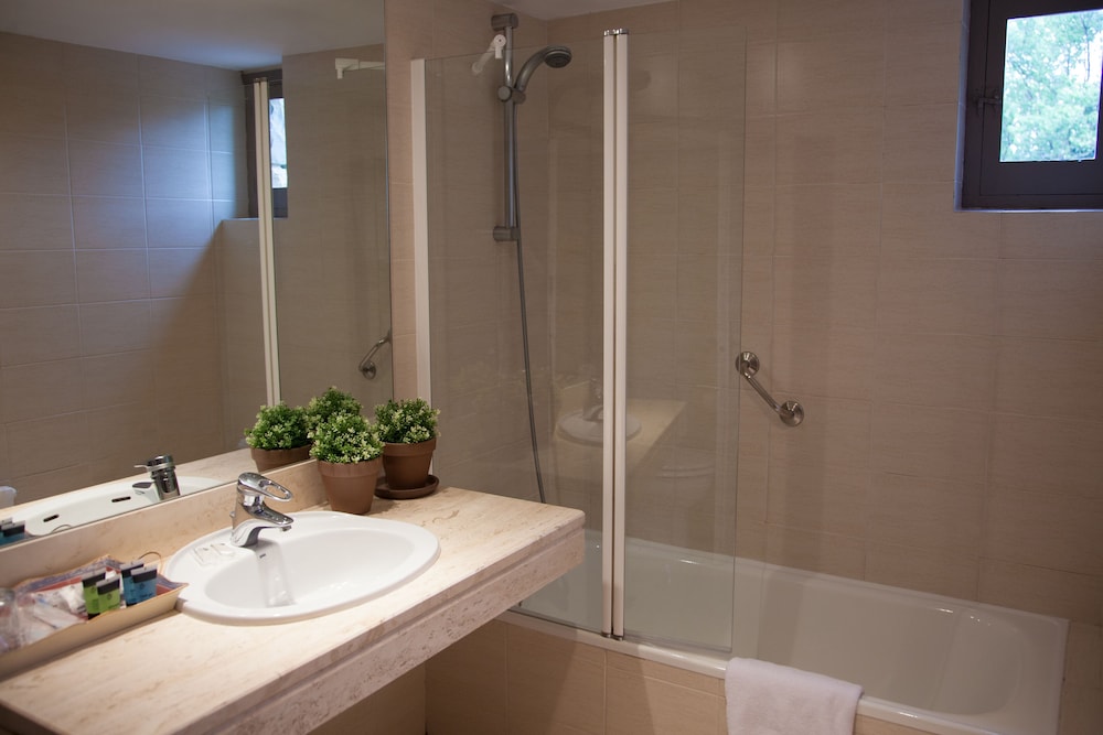 غرفة قياسية مفردة بسرير كينج، Hotel Luze El Toro 2/2