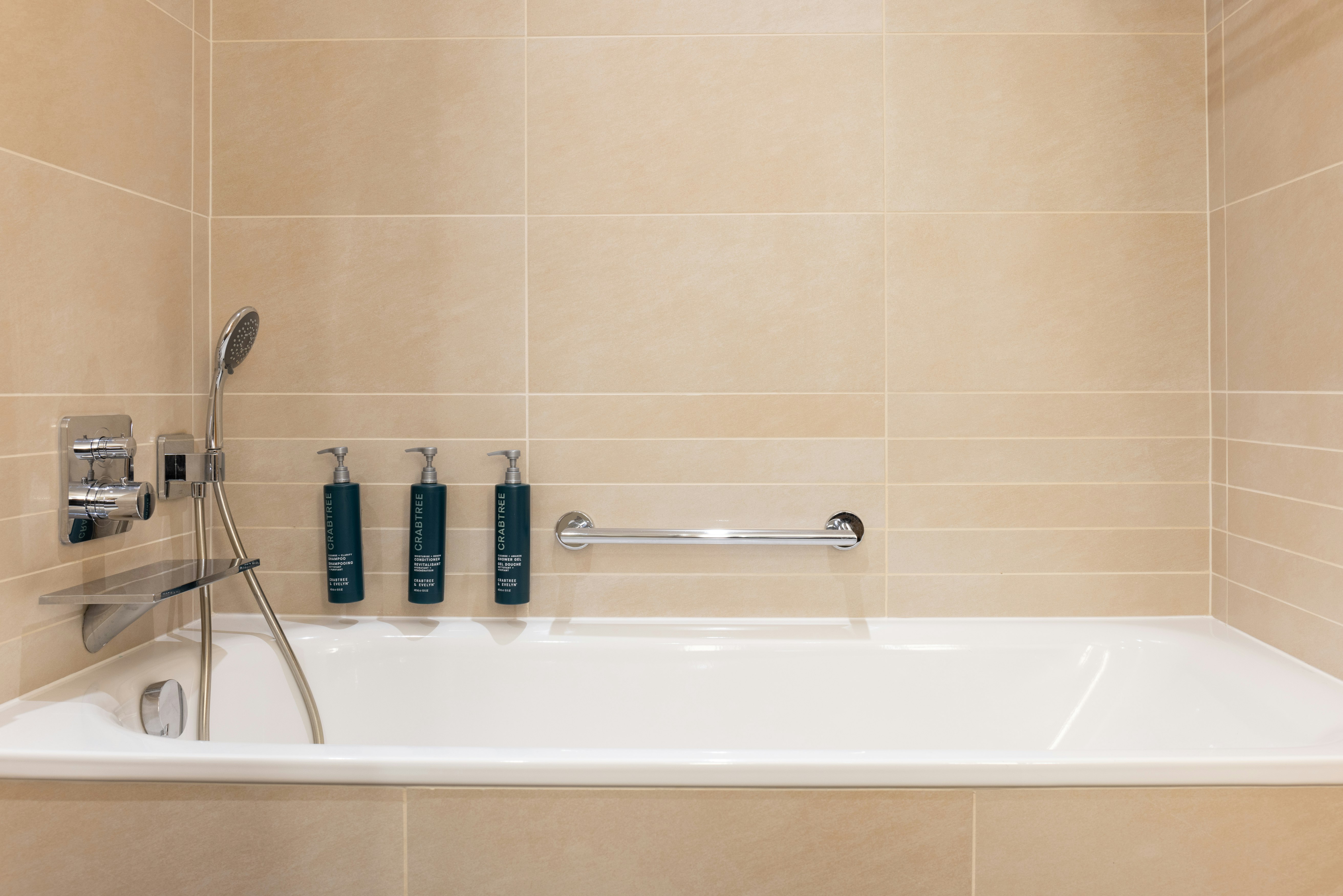 غرفة ديلوكس عائلية، Hilton At St Georges Park Burton upon Trent 6/6