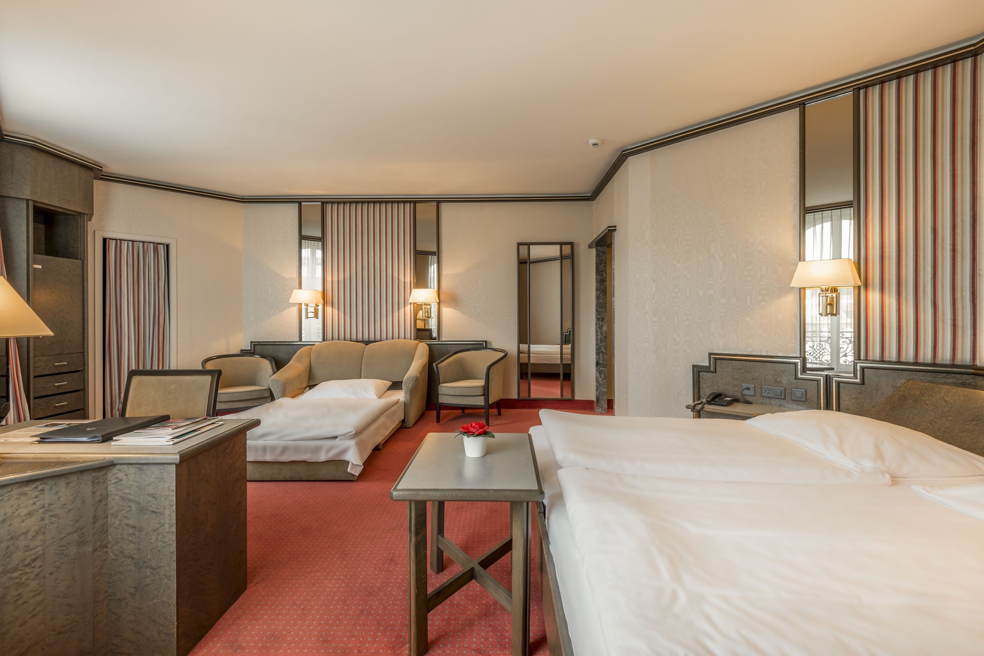 ROOM, QUADRUPLE