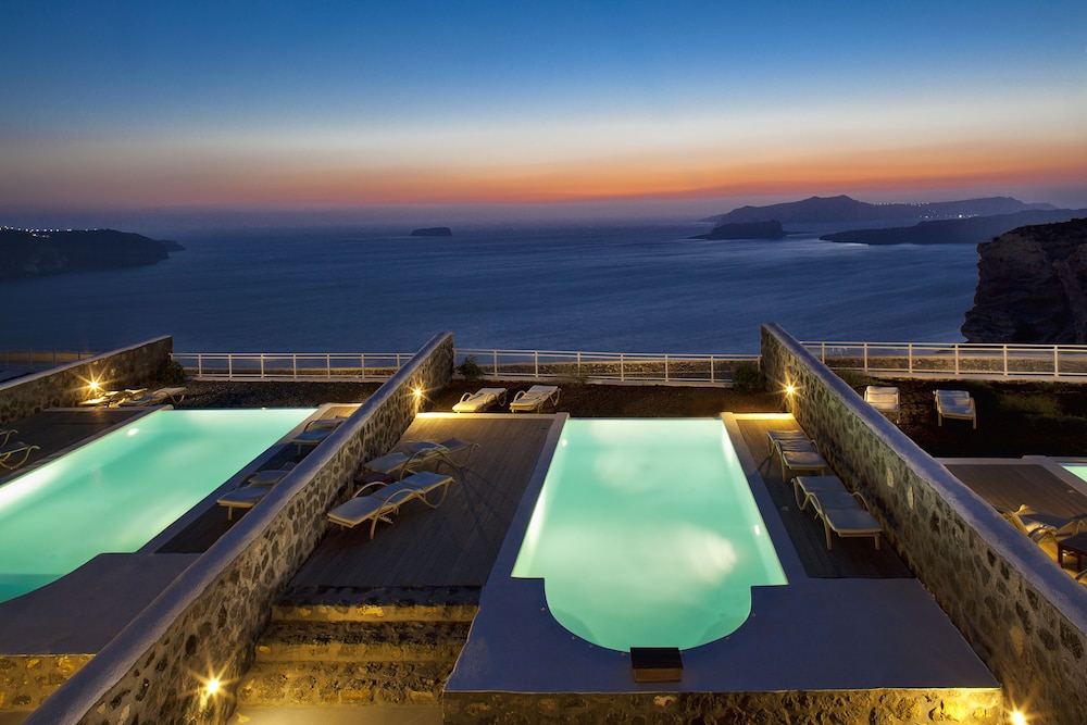Thermes Luxury Villas by Mr. and Mrs. White 46/50