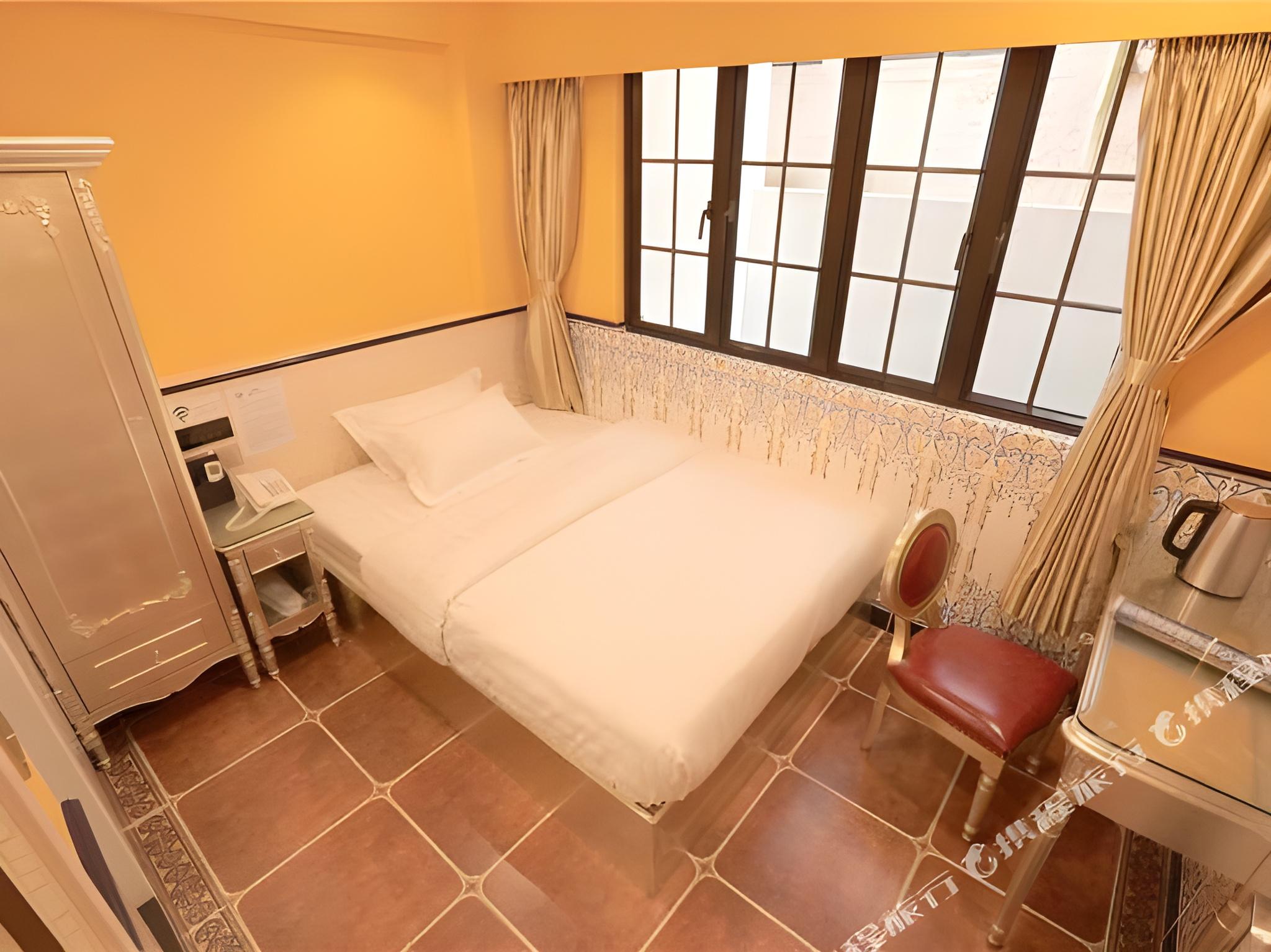 Billion Family Inn 12/25