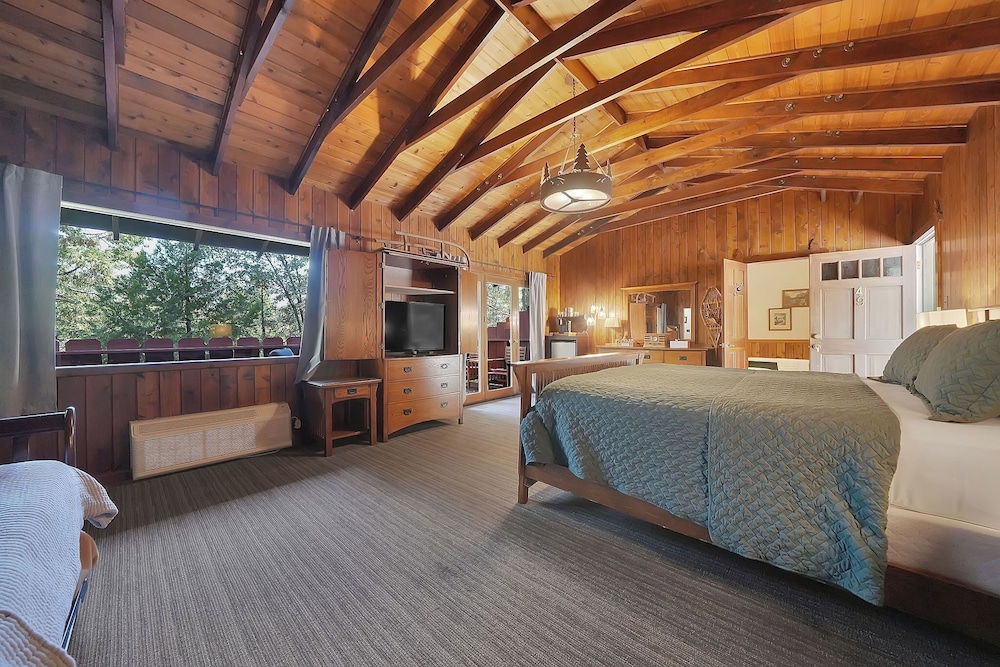 Narrow Gauge Inn 52/70