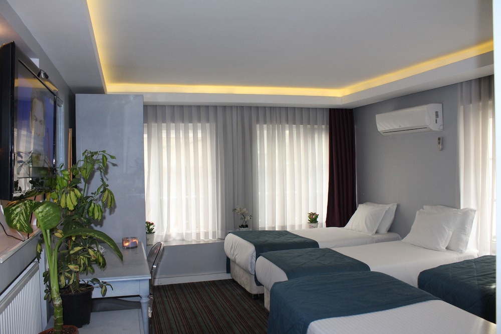 Santa Lucia Hotel 32/50
