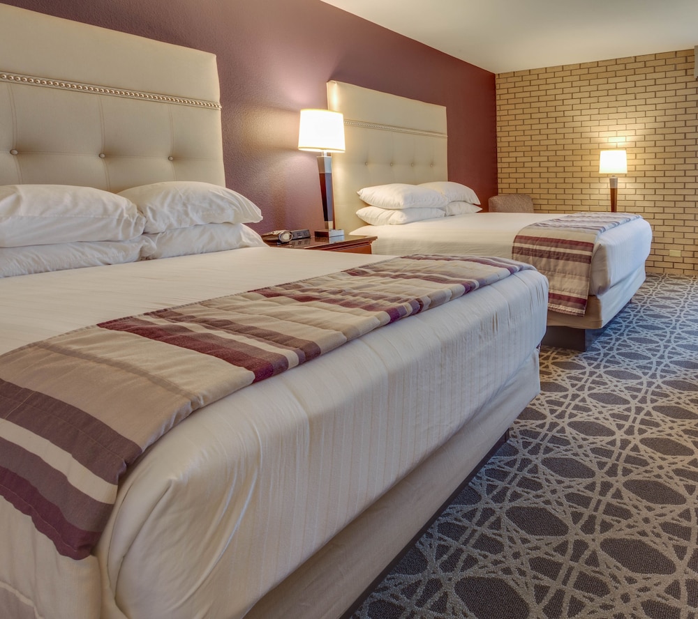 Drury Inn and Suites Hayti Caruthersville 1/34