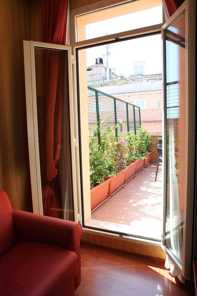 Augusta Lucilla Palace 7/62