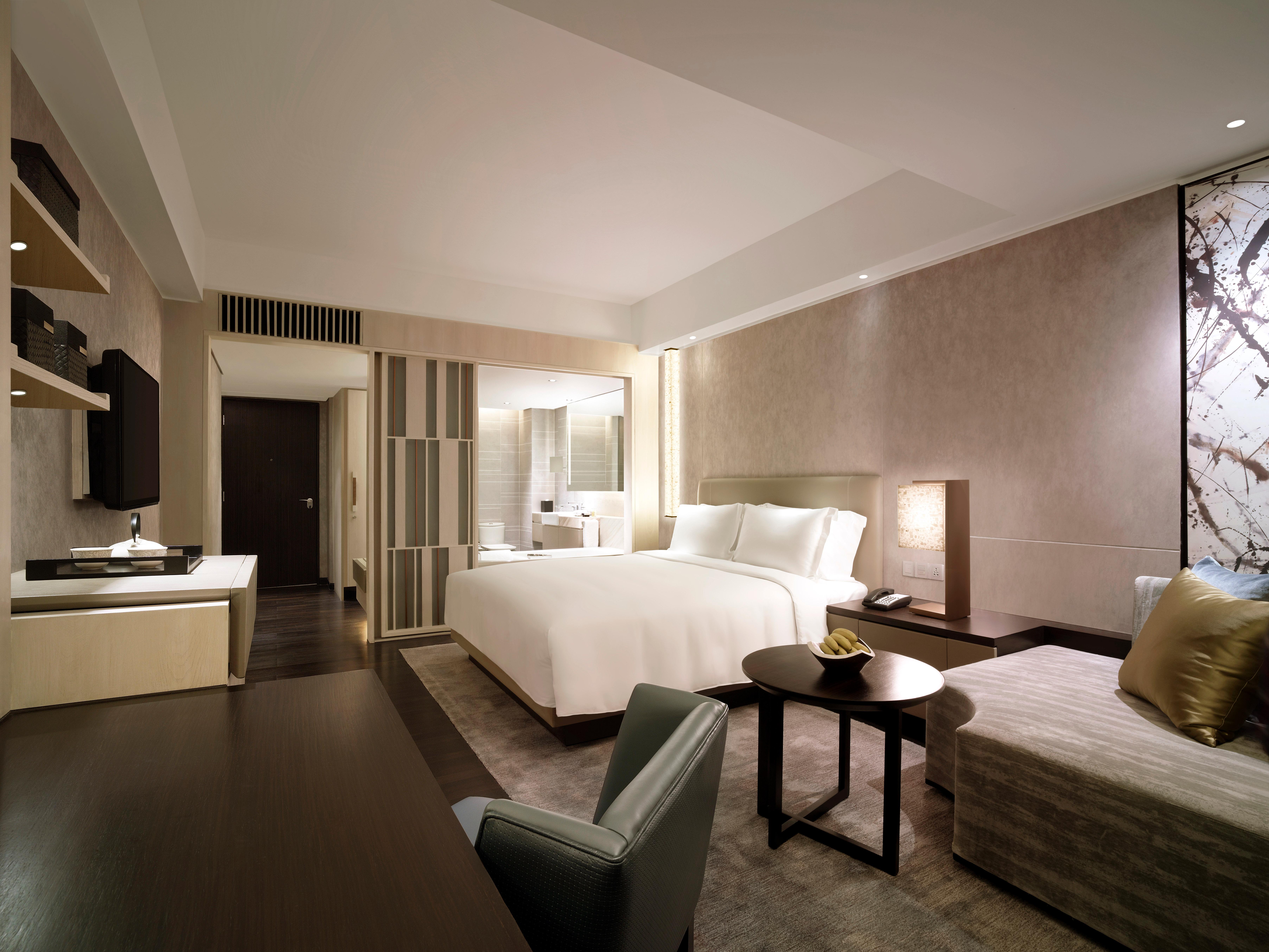 CLUB, DELUXE, RESIDENCE, KING BED