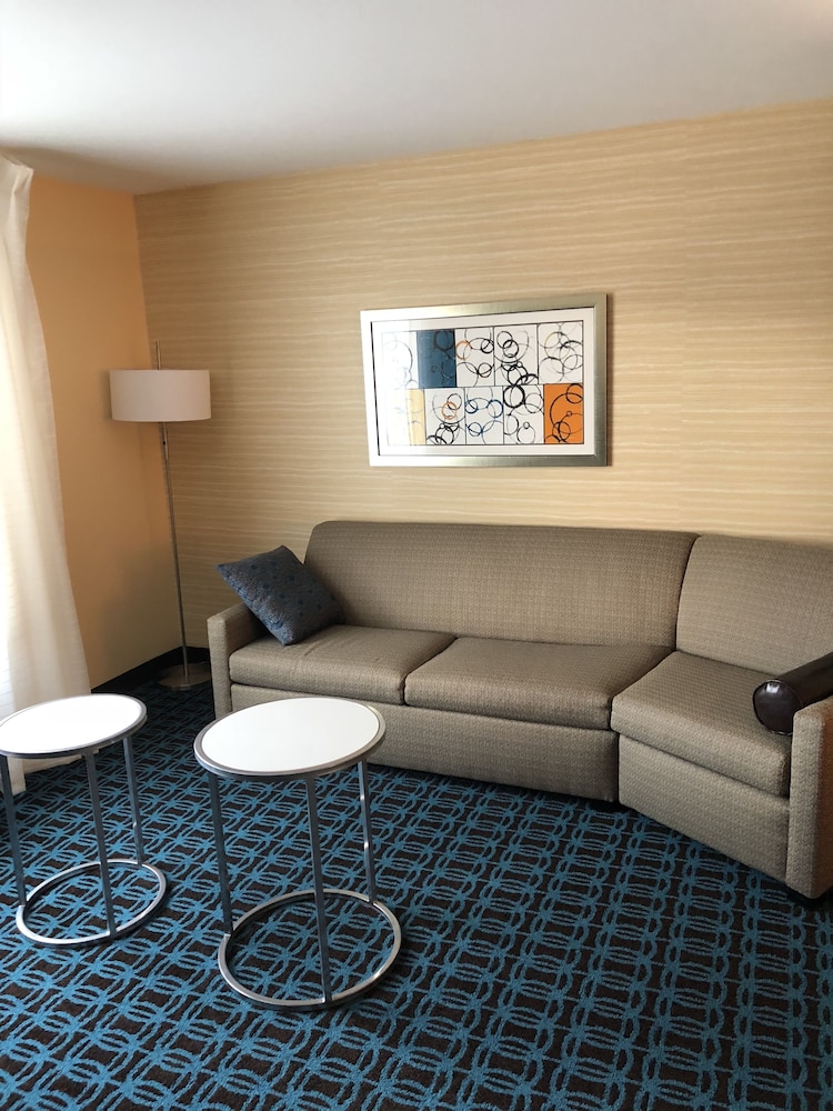 Fairfield Inn Suites Decorah 20/31