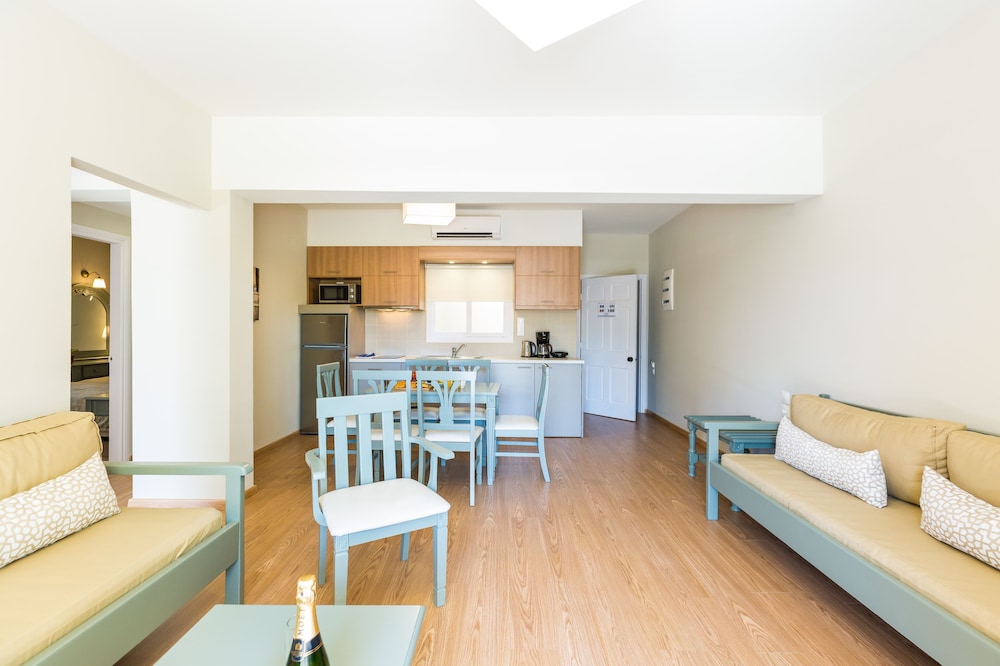Trefon Hotel Apartments and Family Suites 46/73