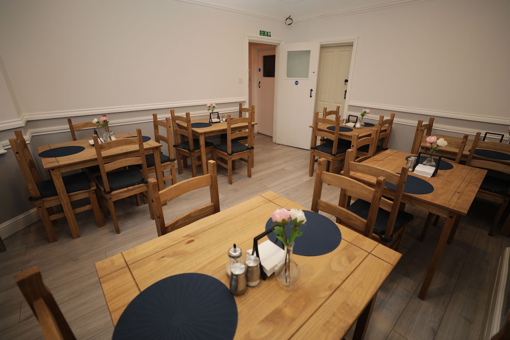 Golders Park Hotel 50/65