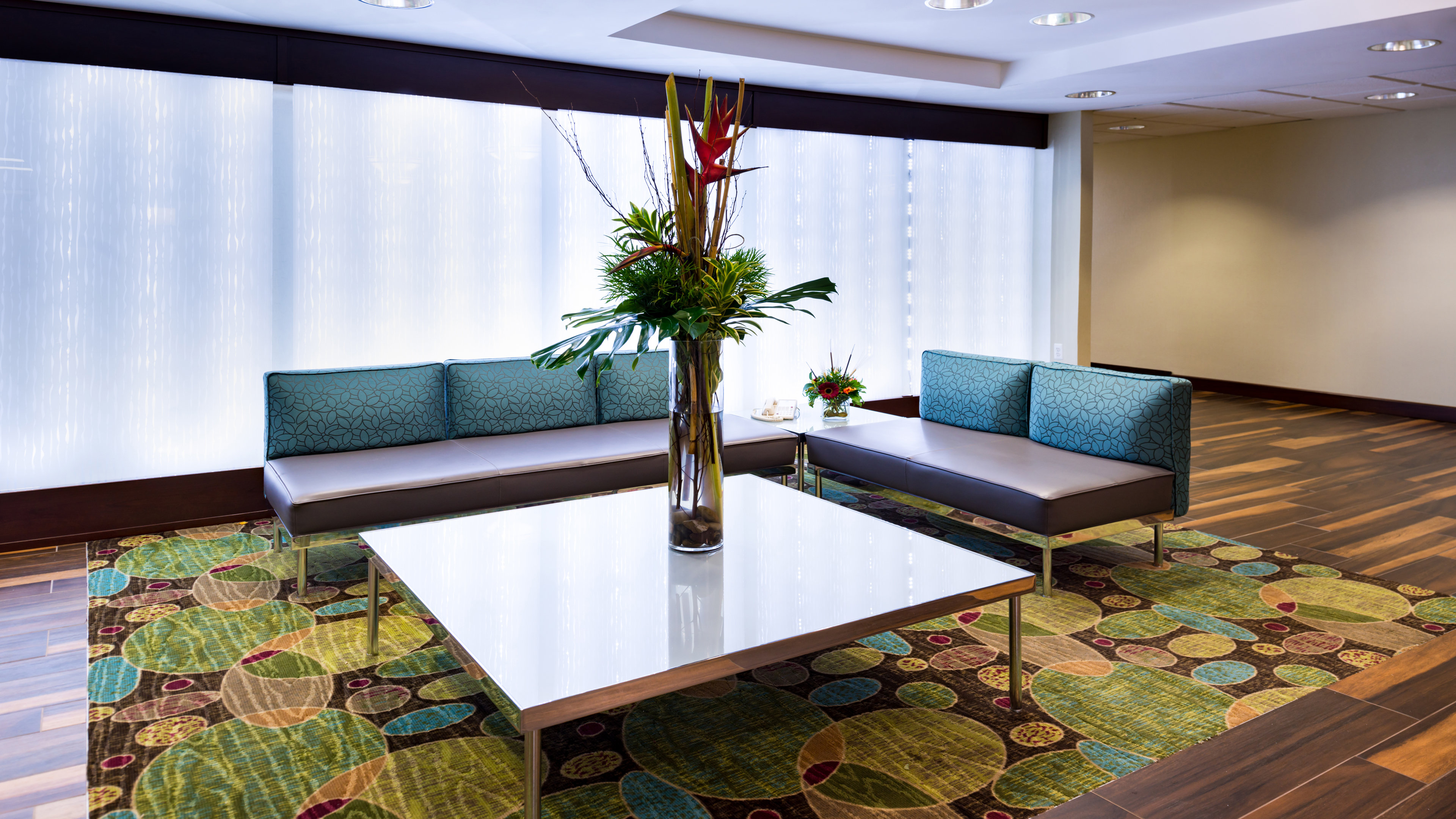 Holiday Inn Hotel Suites Warren 29/53