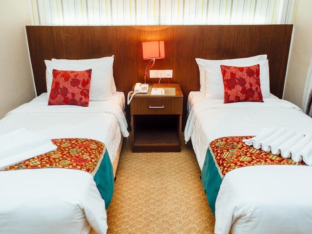 Superior, Twin Beds, No Window