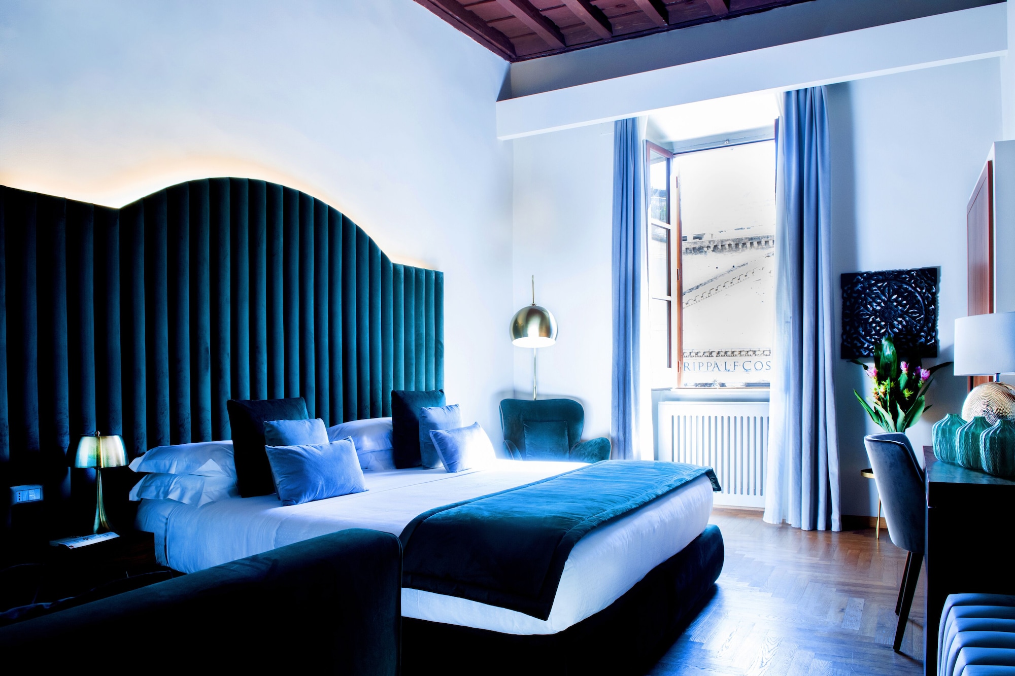 DELUXE, SUITE, PANTHEON VIEW, ANNEX