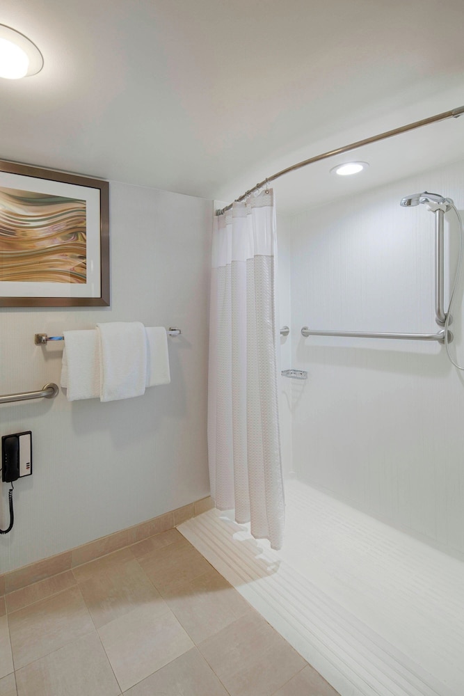 Courtyard by Marriott Columbus West 36/39