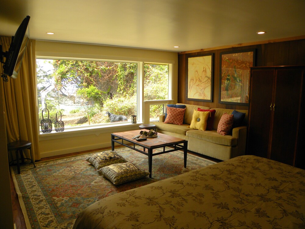 Inn at Buckhorn Cove 34/59