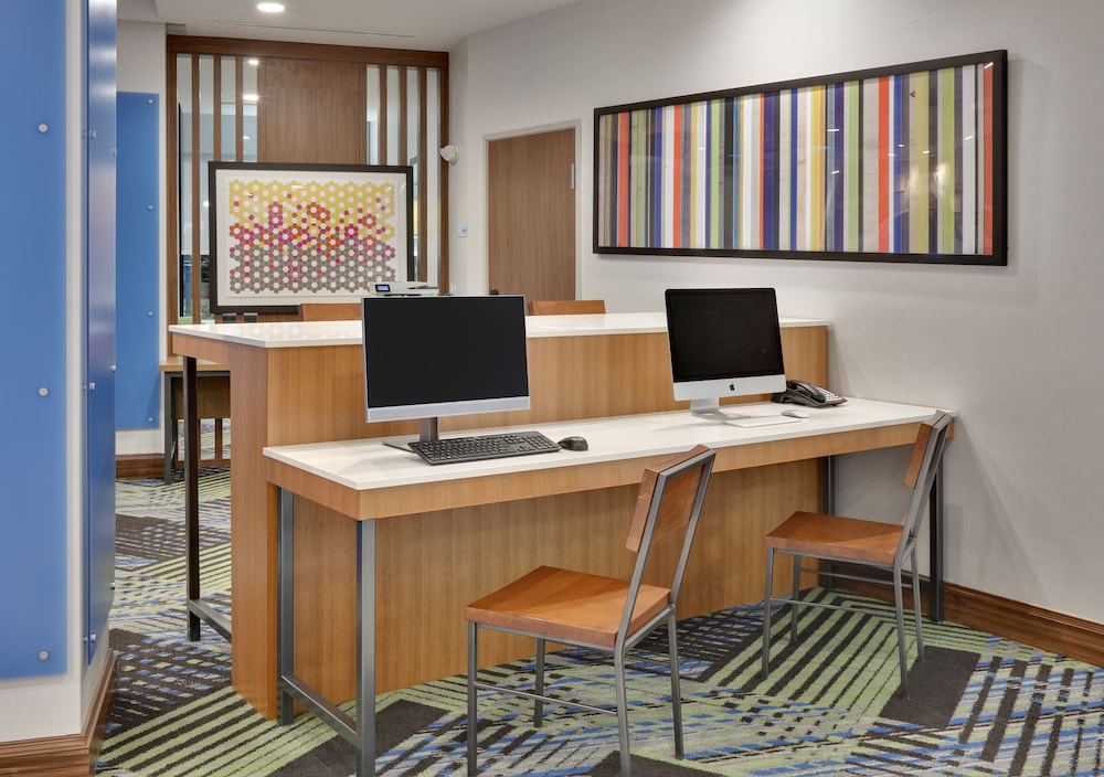 Holiday Inn Express & Suites Fort Worth North - Northlake 47/58