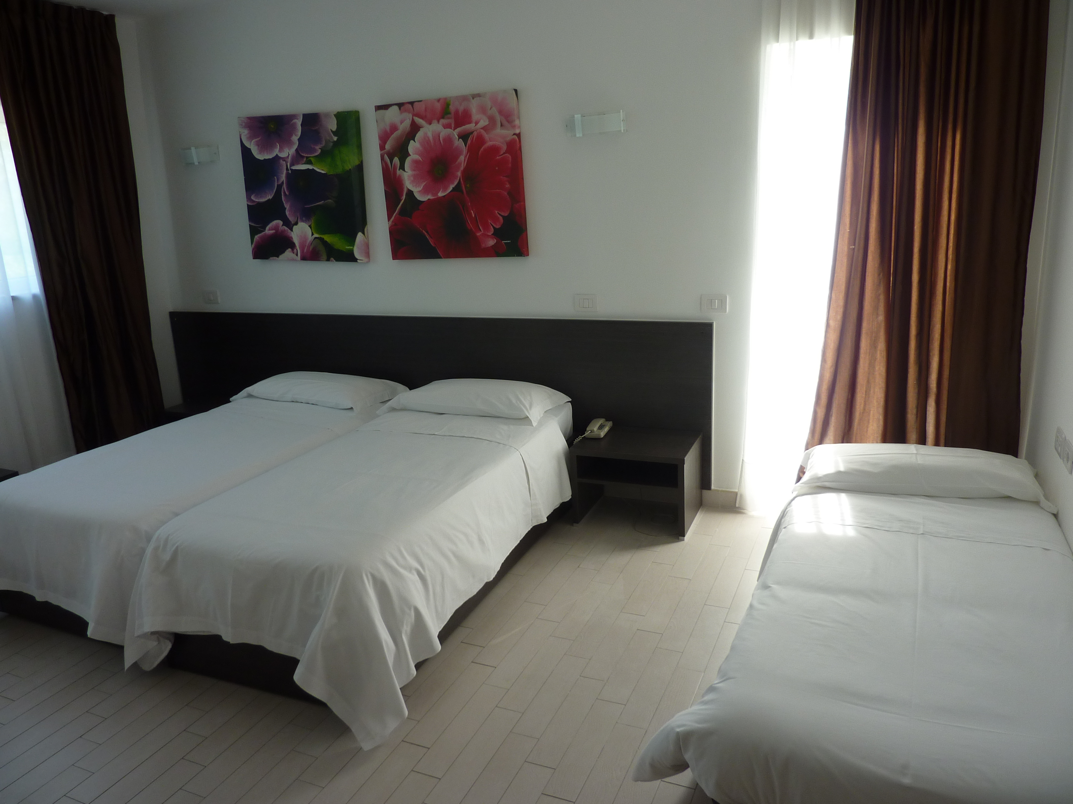 ROOM, TRIPLE