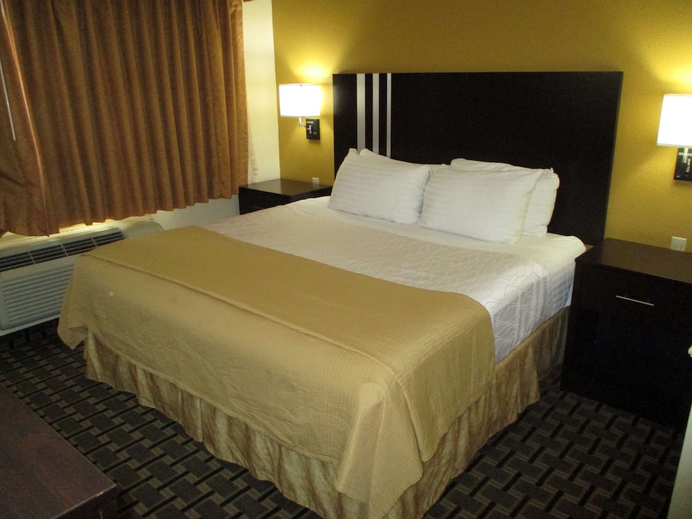 Days Inn & Suites by Wyndham Sam Houston Tollway 17/50