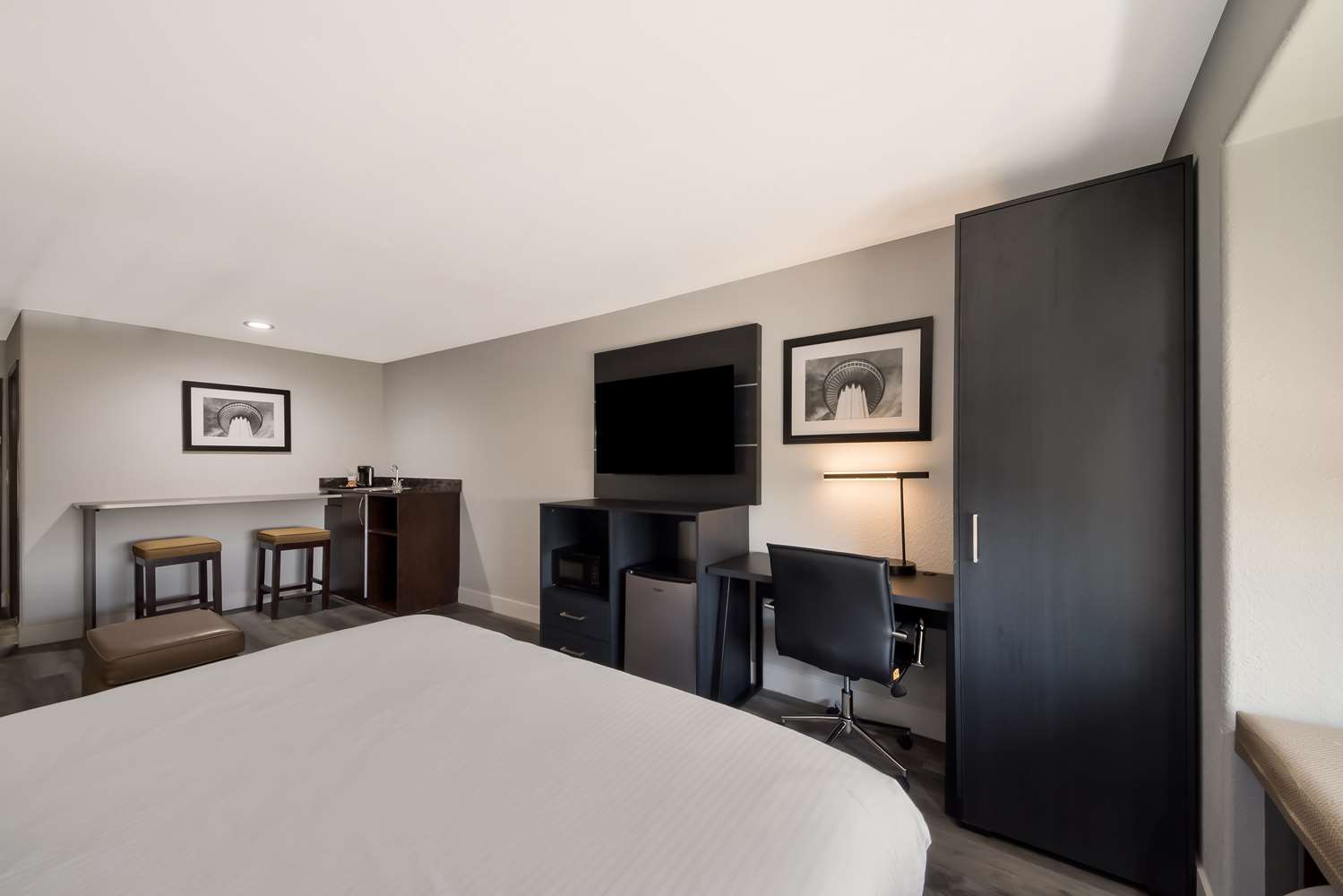 جناح بسرير كينج مع أريكة، Best Western Seaworld San Antonio 2/3