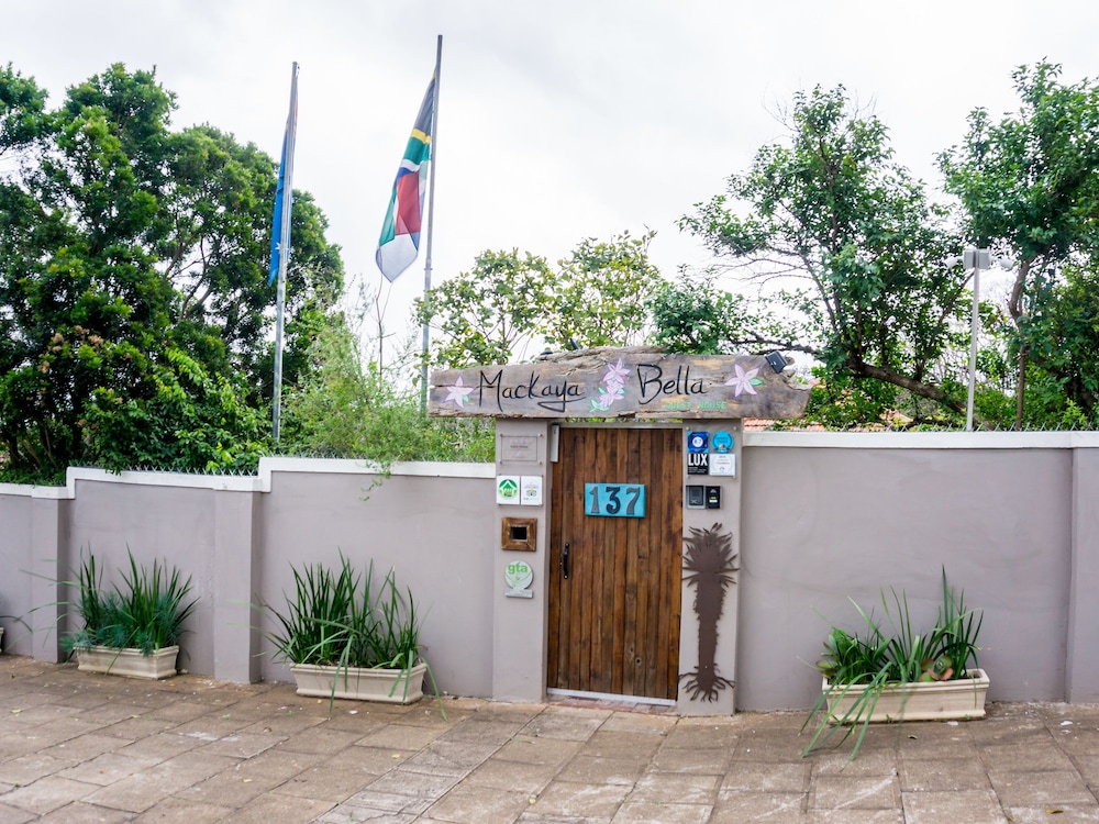 Mackaya Bella Guest House 56/71