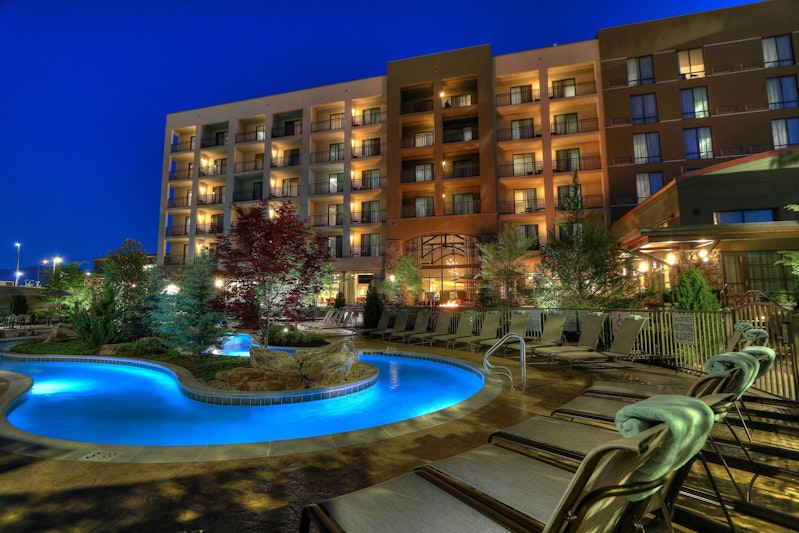 Courtyard Pigeon Forge 8/82