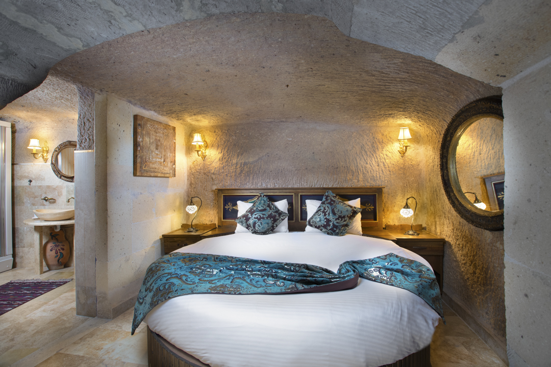 Cave, Family, Suite