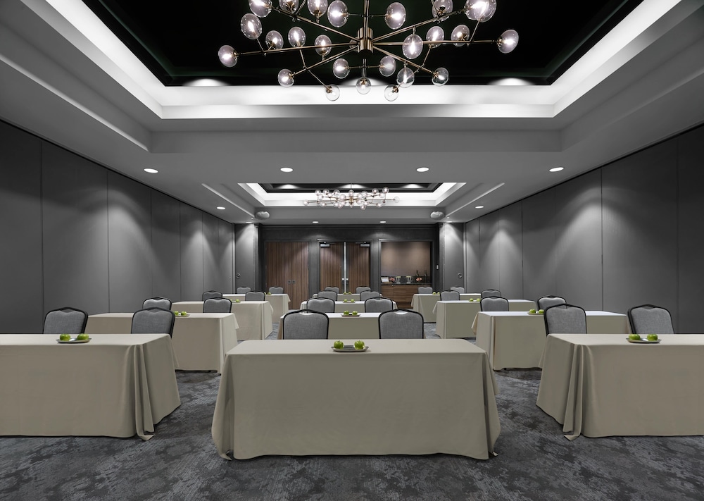 Hilton Garden Inn Toronto Airport 49/51