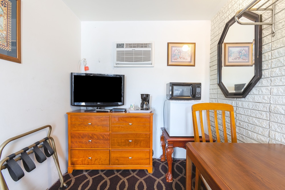 Sonrise Inn Lincoln Hwy By OYO 47/57